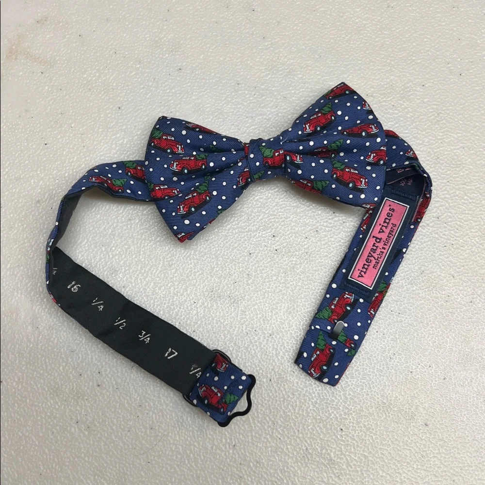Vineyard vines clip on bowtie